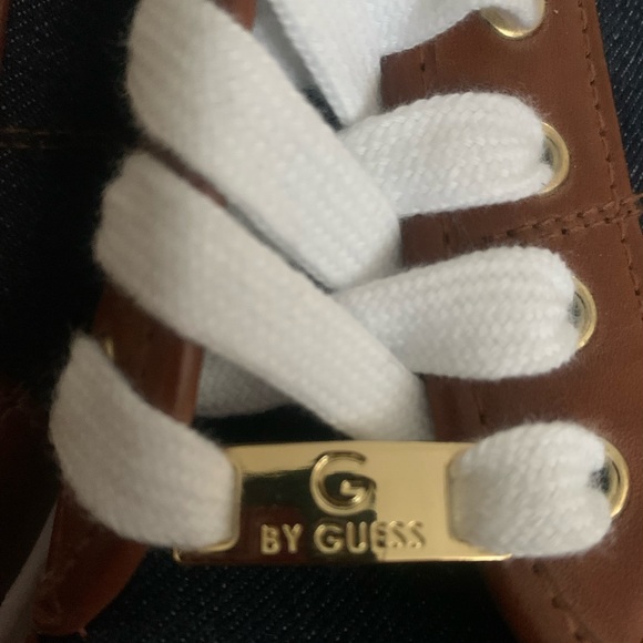 By GUESS Denim & brown shoes size 10 - Picture 5 of 7